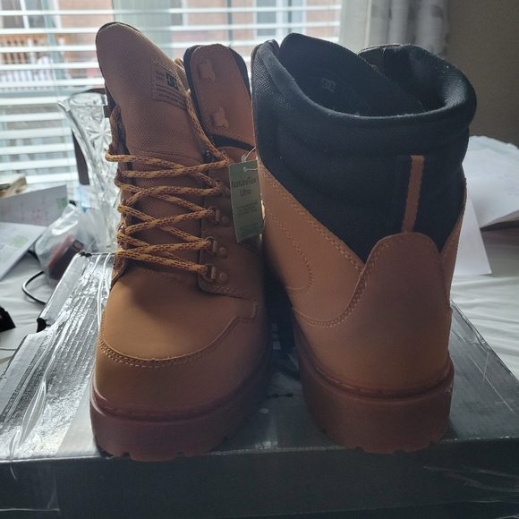 Man's DC Boots - Picture 9 of 9